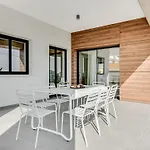 Apartament Sanders Crystal 1 *