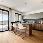 Sanders Crystal 1 Limassol