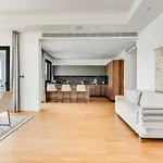 Sanders Crystal 1 Apartament