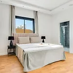 Apartament Sanders Crystal 1 *