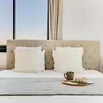 Sanders Crystal 1 Apartament