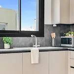 Sanders Crystal 1 Apartament
