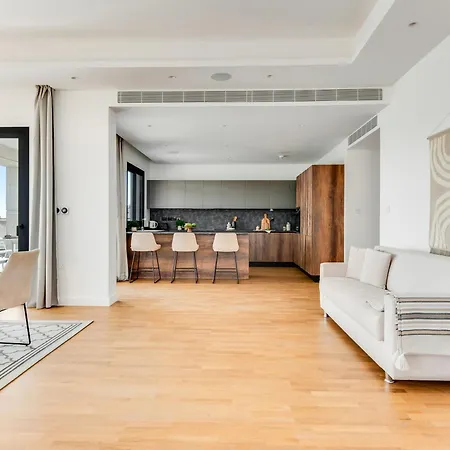 Sanders Crystal 1 Apartament