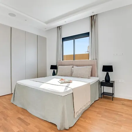 Apartment Sanders Crystal 1