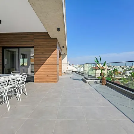 Sanders Crystal 1 * Limassol