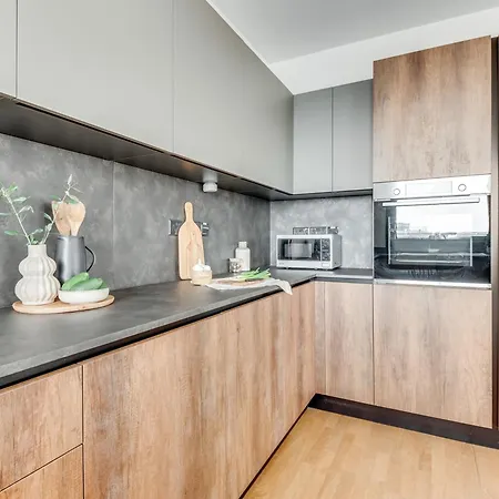 Sanders Crystal 1 Limassol