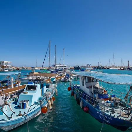 Sanders Crystal 1 Apartment *